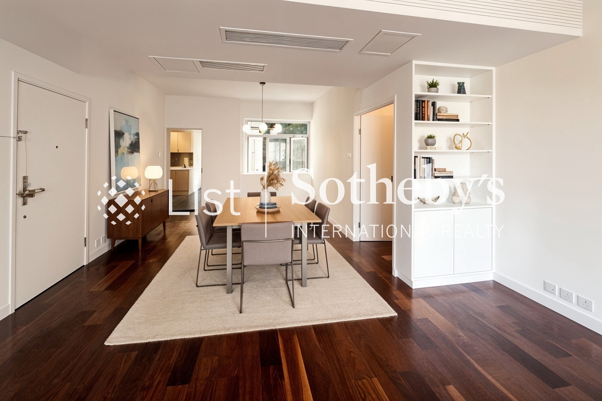 Man Yuen Garden 文苑花園大廈 | Living and Dining Room