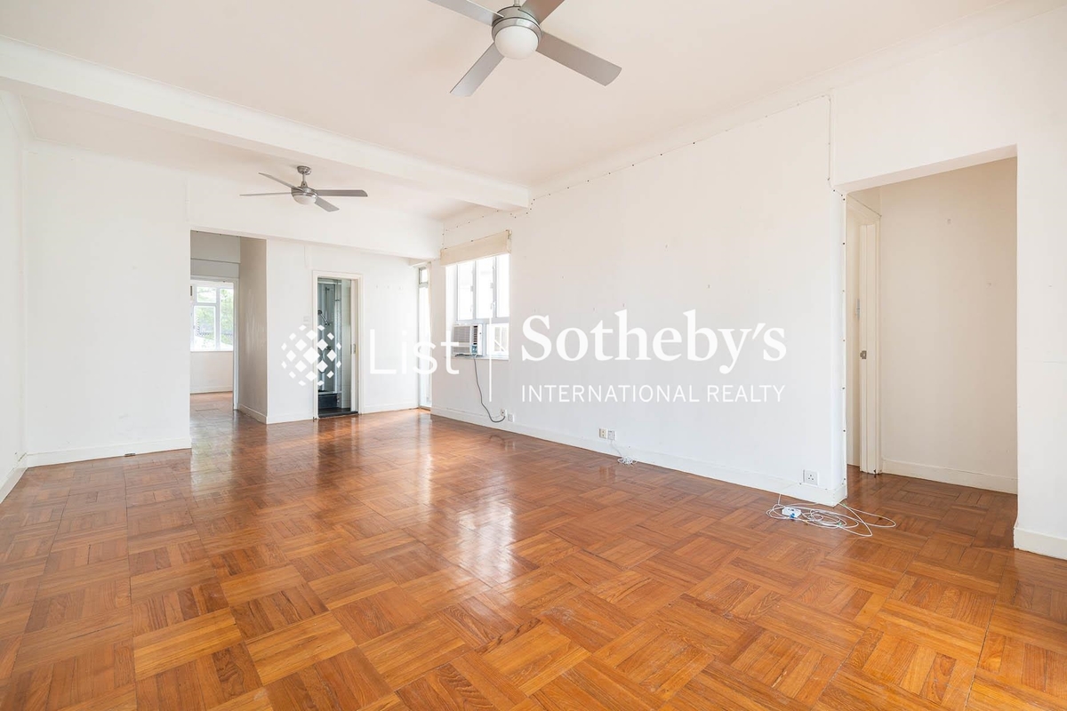38-38A Kennedy Road 堅尼地道38-38A號 | Living and Dining Room