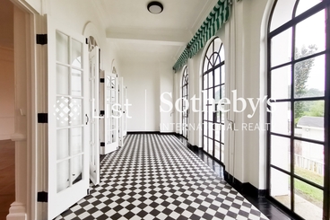 No. 33 Magazine Gap Road 馬己仙峽道33號 | 