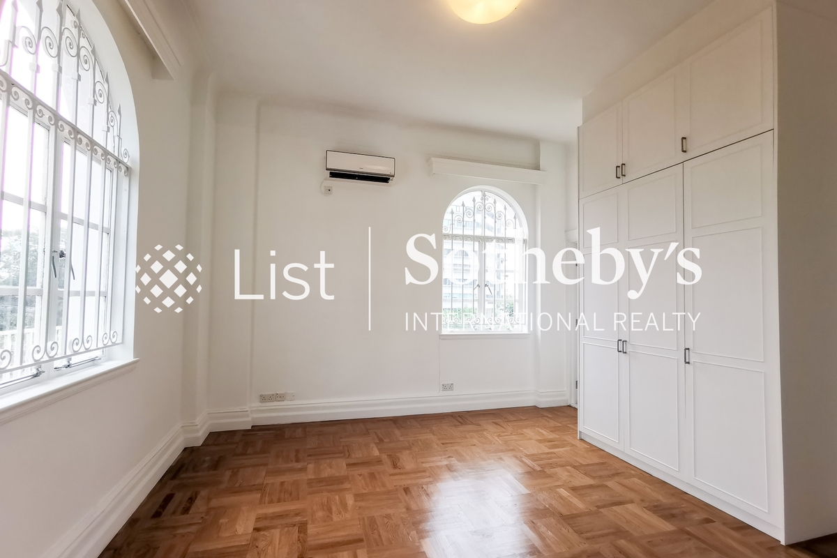 No. 33 Magazine Gap Road 馬己仙峽道33號 | Master Bedroom