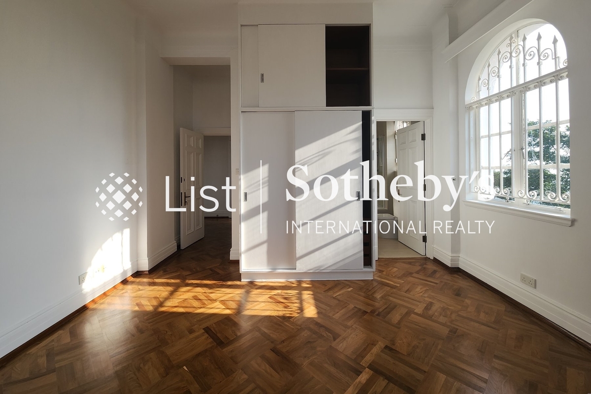 No. 33 Magazine Gap Road 馬己仙峽道33號 | Master Bedroom