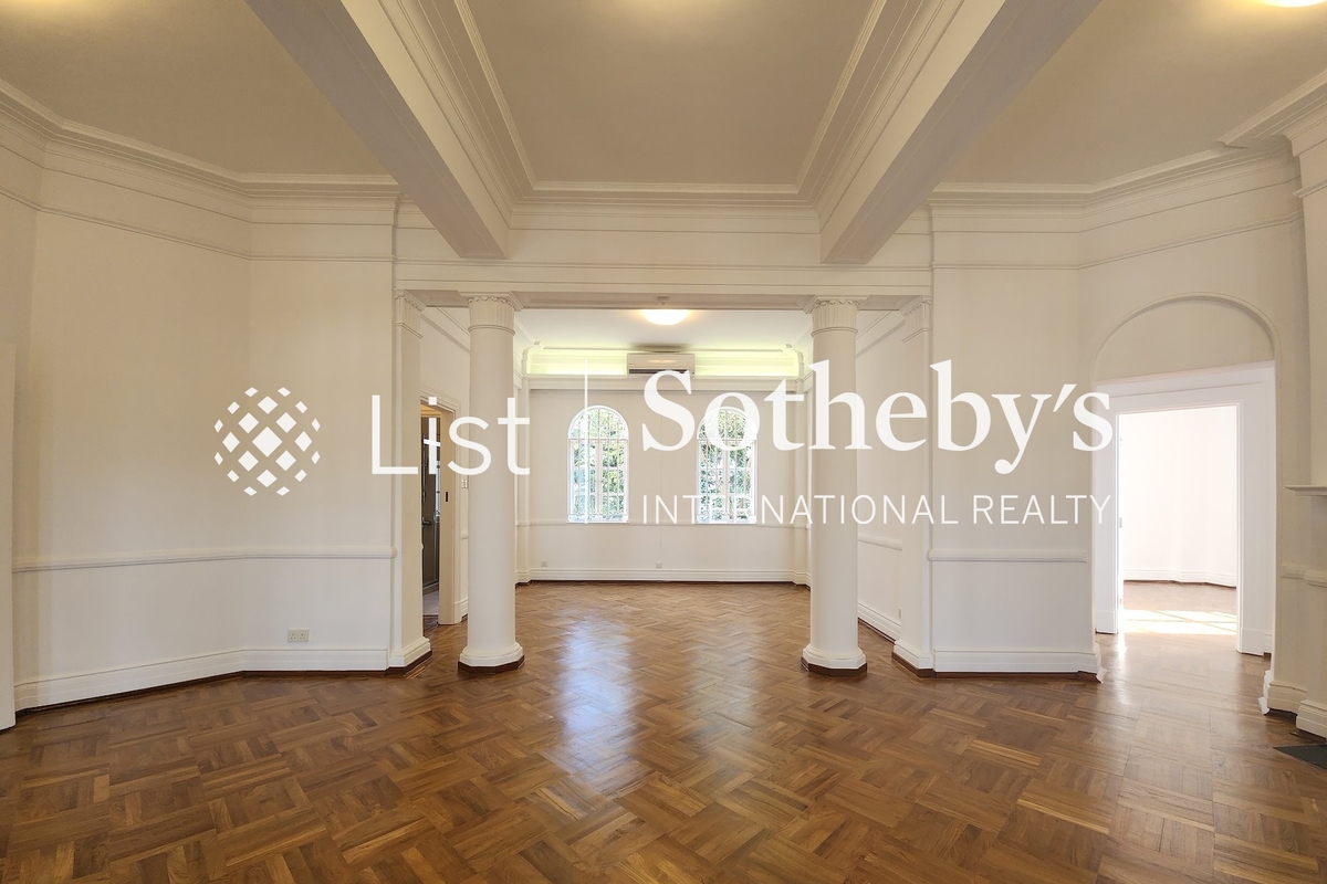 No. 33 Magazine Gap Road 馬己仙峽道33號 | Dining Room