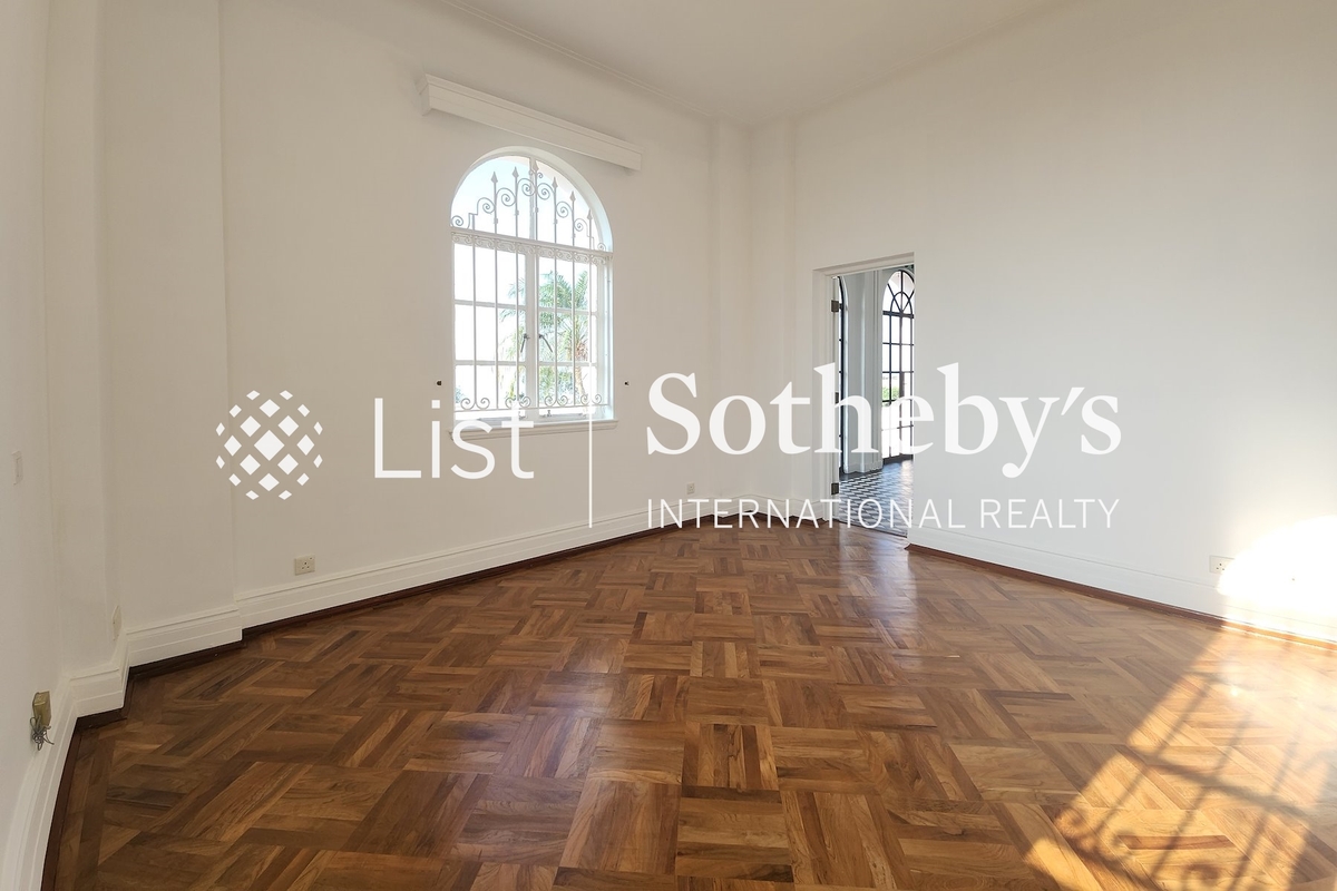 No. 33 Magazine Gap Road 馬己仙峽道33號 | Second En-suite Bedroom