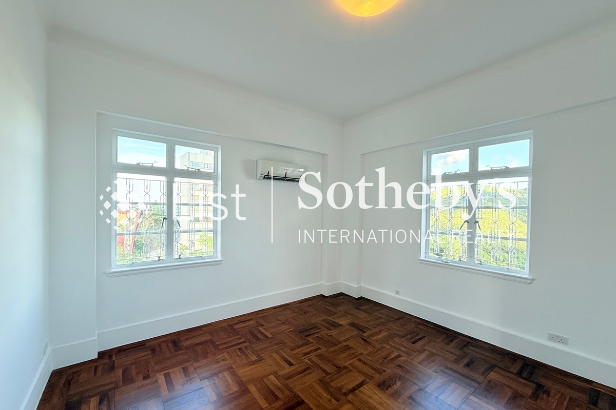 No. 33 Magazine Gap Road 馬己仙峽道33號 | Second En-suite Bedroom