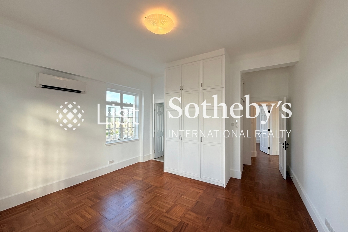 No. 33 Magazine Gap Road 馬己仙峽道33號 | Master Bedroom