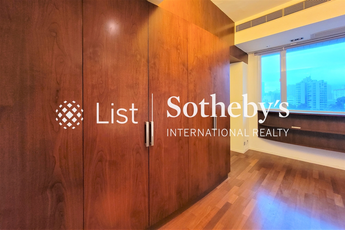 Merry Garden 豐樂新邨 | Built-in Wardrobe in Master Bedroom 