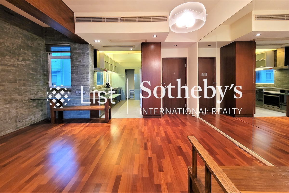 Merry Garden 豐樂新邨 | Living and Dining Room