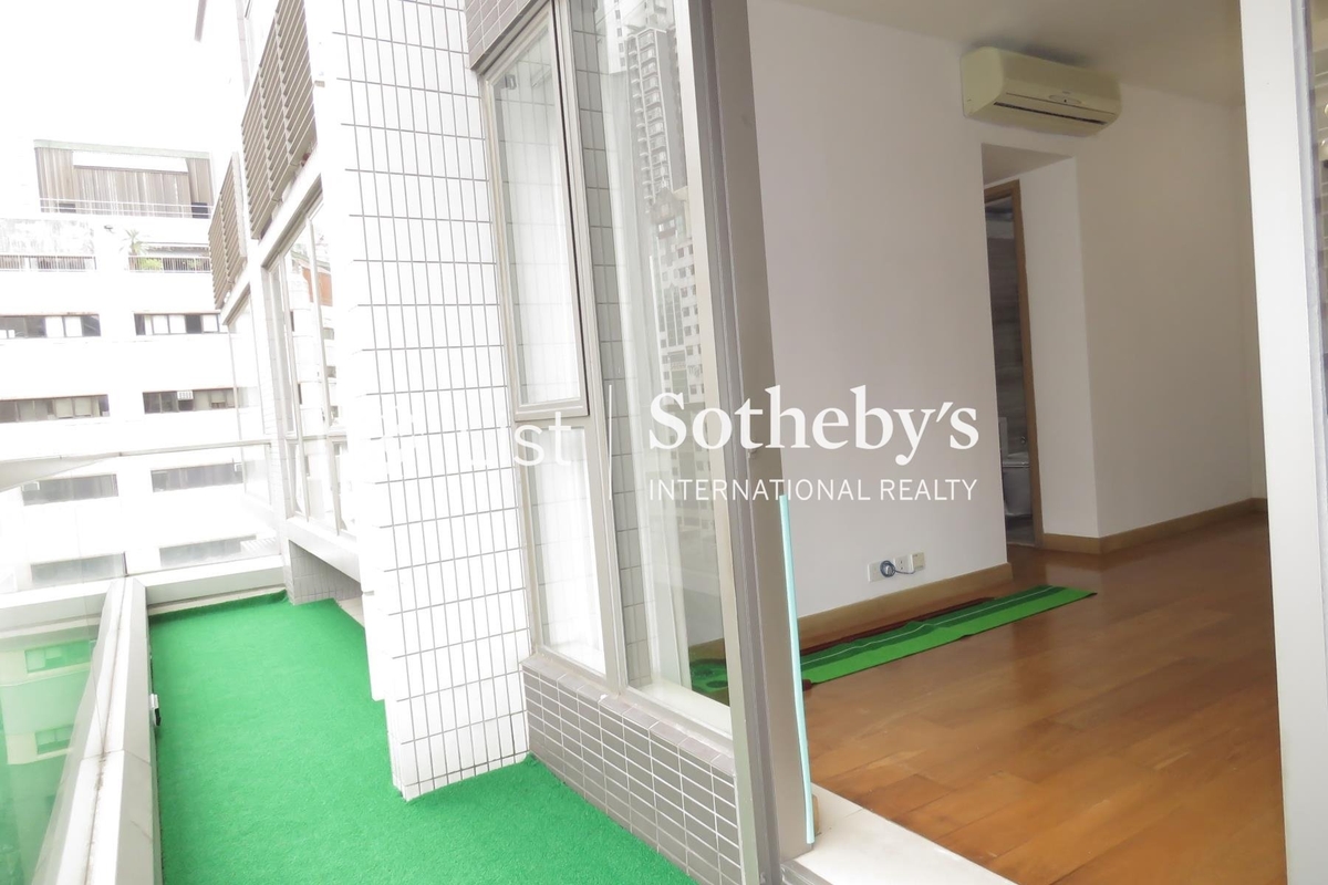 Island Crest 縉城峰 | Balcony off Living and Dining Room