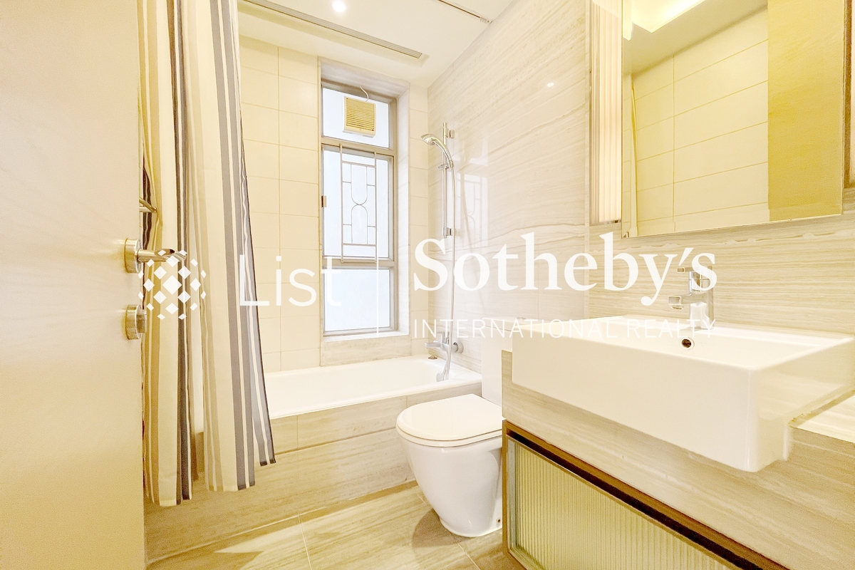 Island Crest 縉城峰 | Master Bathroom