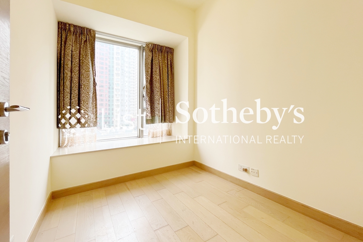 Island Crest 縉城峰 | Second Bedroom