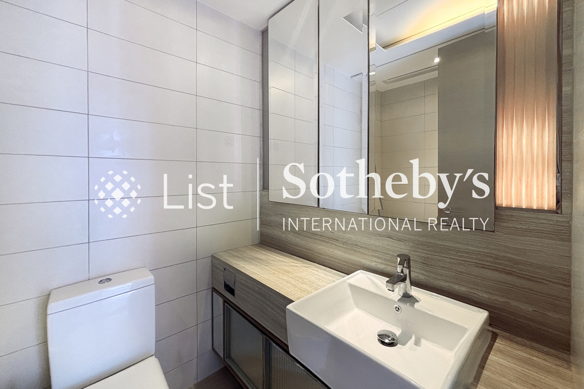 Island Crest 縉城峰 | Guest Bathroom