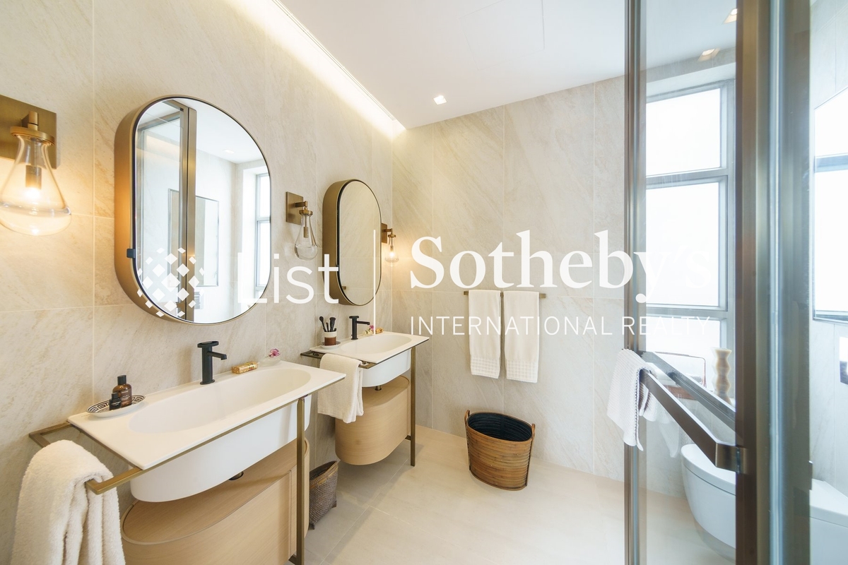 Island Crest 縉城峰 | Master Bathroom