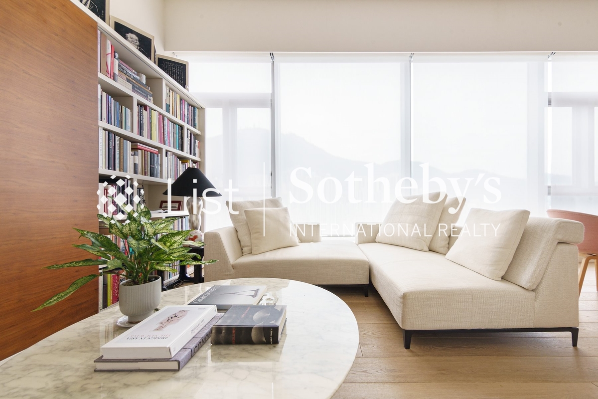 Island Crest 縉城峰 | Living and Dining Room