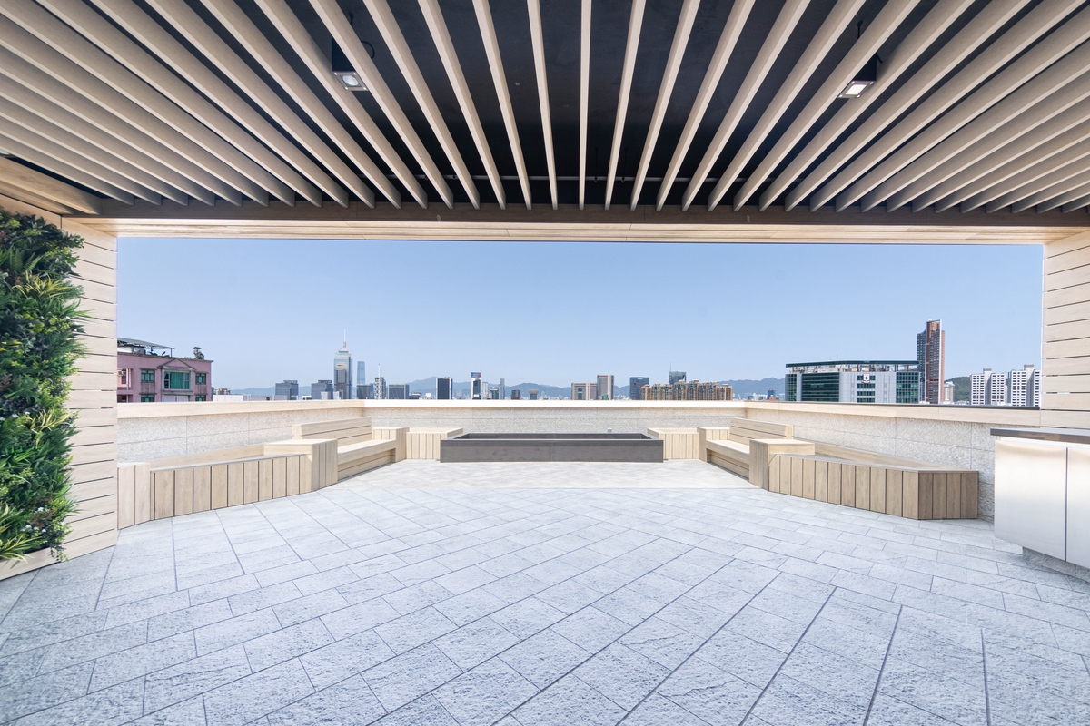 Craigmount 紀園 | Private Terrace off Living Room
