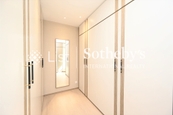 Craigmount 紀園 | Walk-in Closet in Master Bedroom 