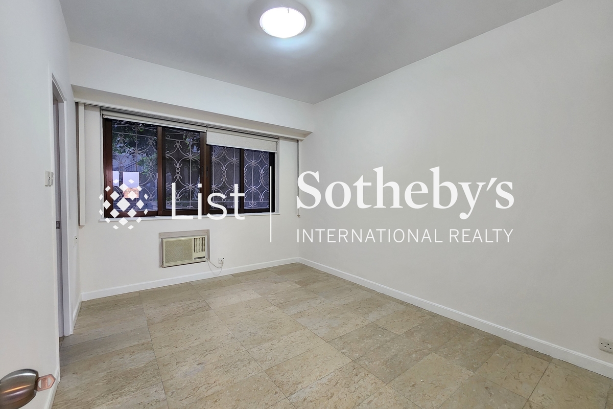 Evergreen Villa 松柏新邨 | Second En-suite Bedroom