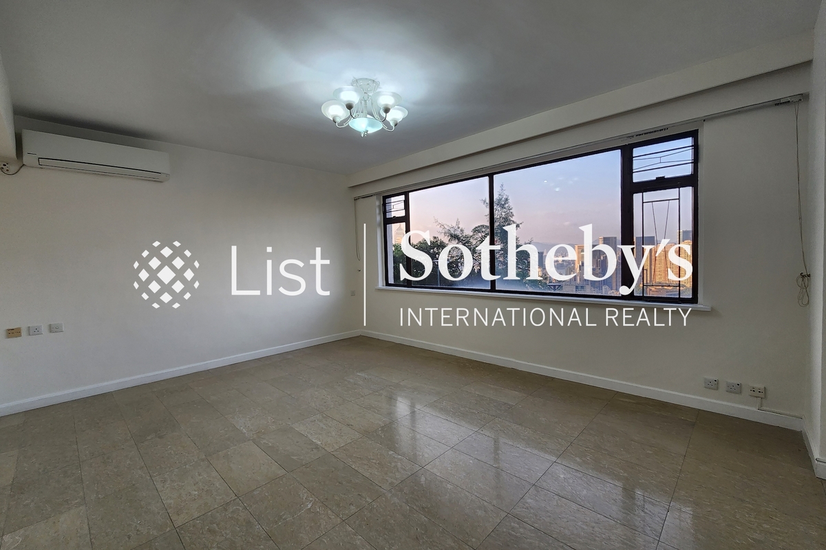 Evergreen Villa 松柏新邨 | Master Bedroom