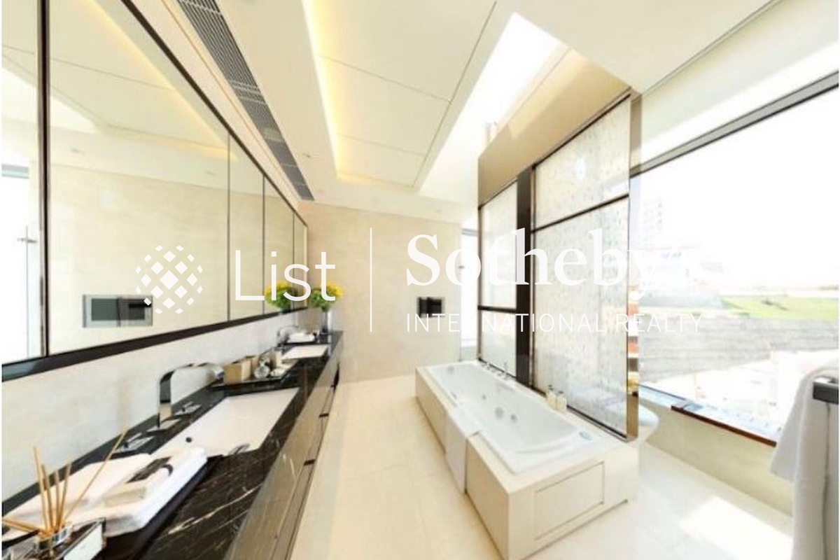 No. 42 Plantation Road 种植道42号 | Master Bathroom