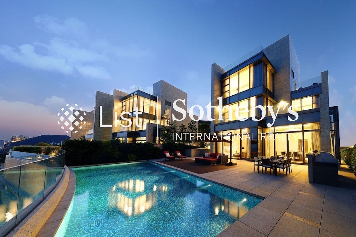 No. 42 Plantation Road 種植道42號 | Private Terrace off Living and Dining Room