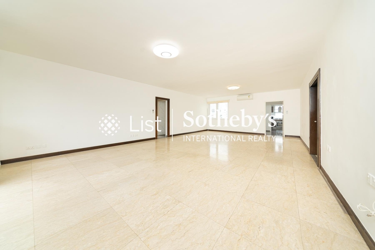 Stubbs Villa 詩濤花園 | Living and Dining Room