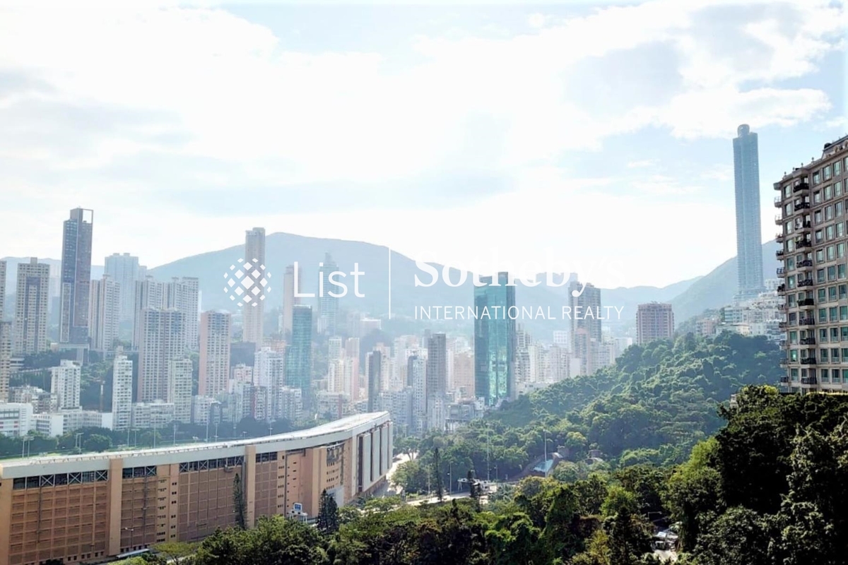 Stubbs Villa 詩濤花園 | View from Living and Dining Room