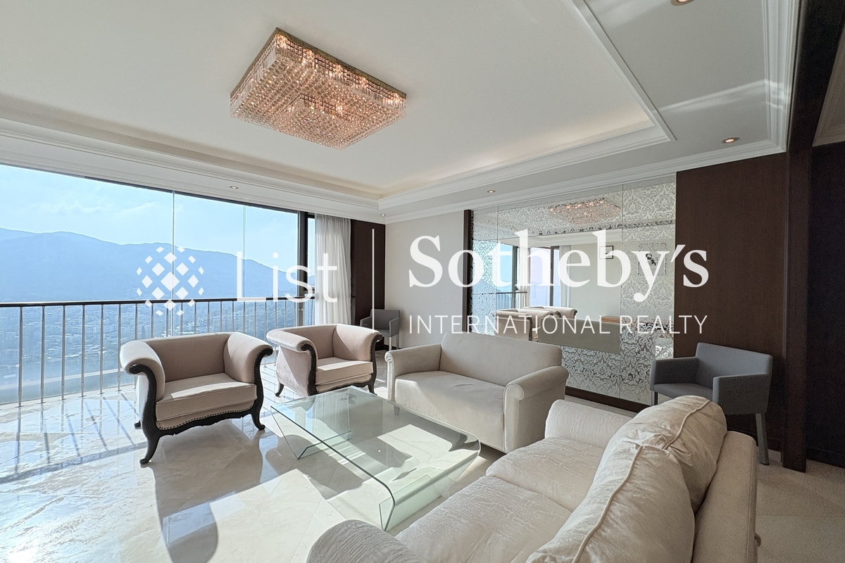 The Portofino 栢濤灣 | Living and Dining Room