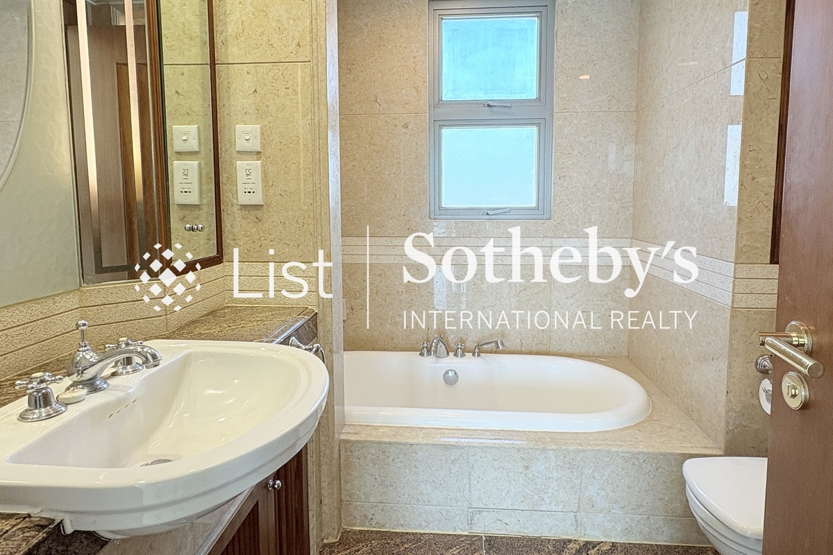 The Portofino 栢濤灣 | Guest Bathroom