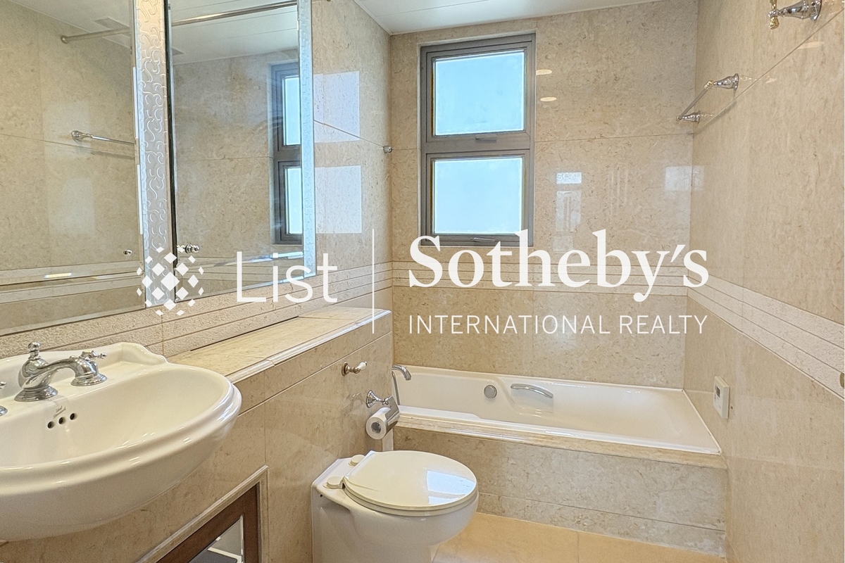 The Portofino 栢濤灣 | Master Bathroom