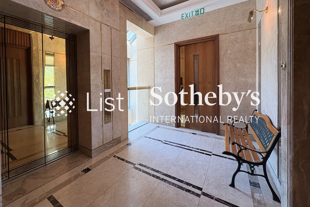 The Portofino 栢濤灣 | Private entrance to the flat