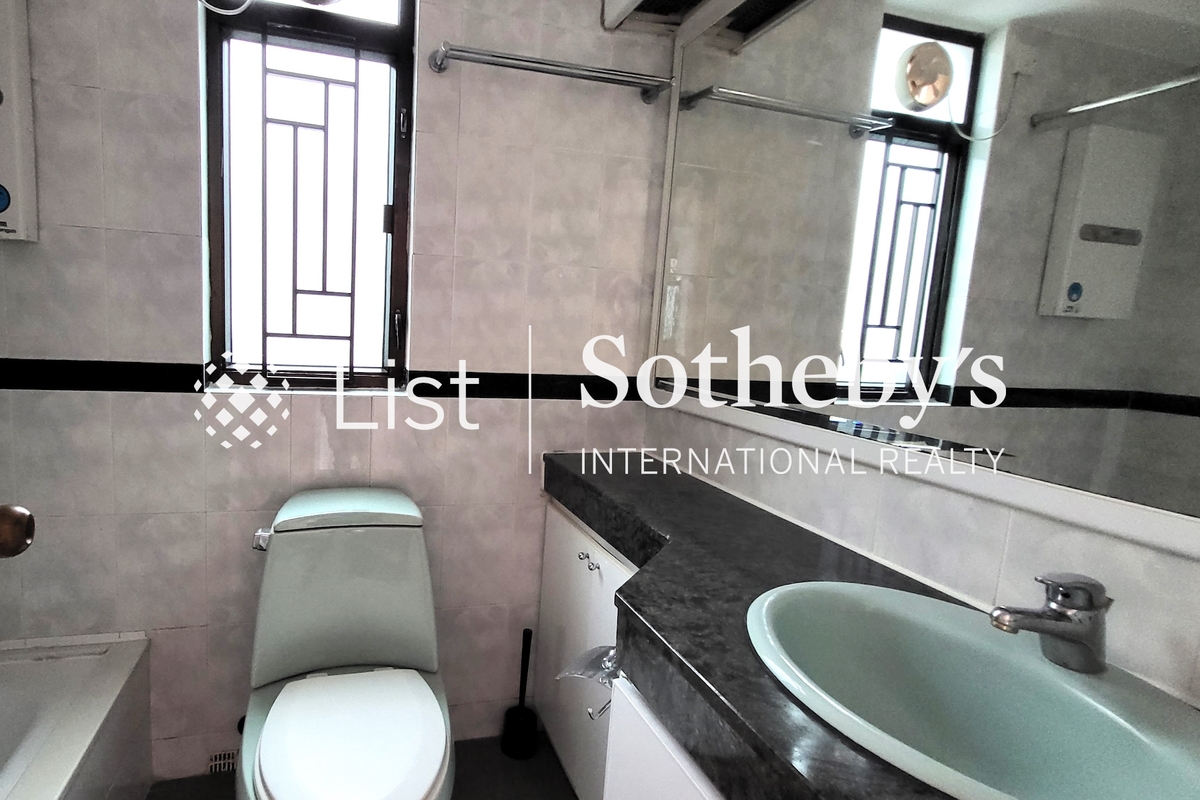 Crescent Heights 月陶居 | Master Bathroom