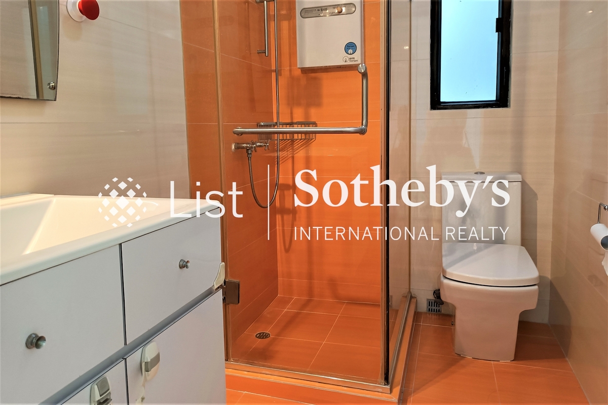 Crescent Heights 月陶居 | Guest Bathroom