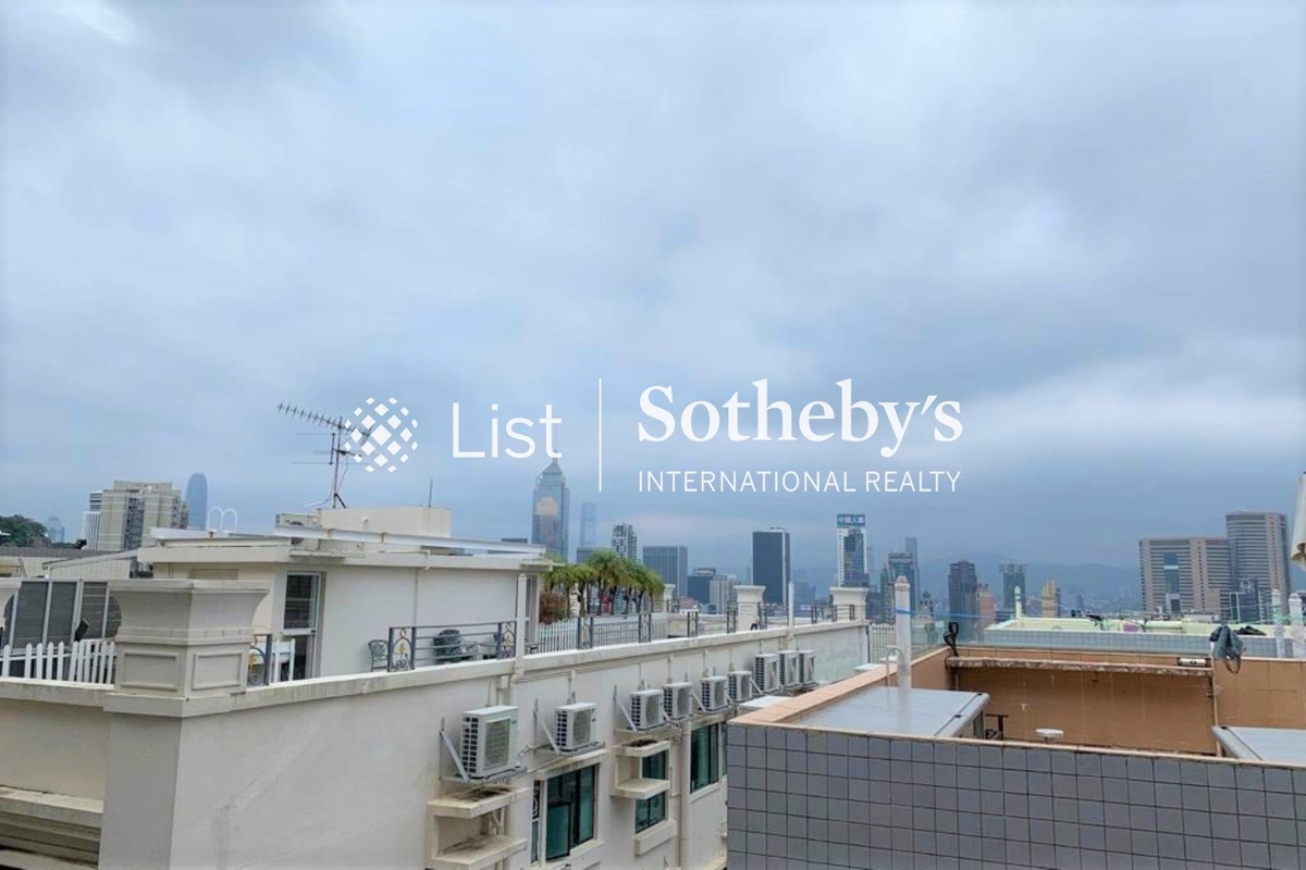 Crescent Heights 月陶居 | View from Living and Dining Room