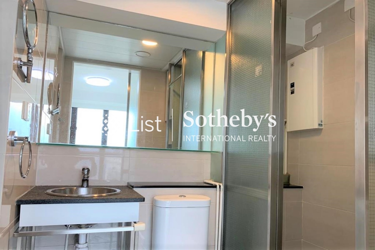 Crescent Heights 月陶居 | Master Bathroom