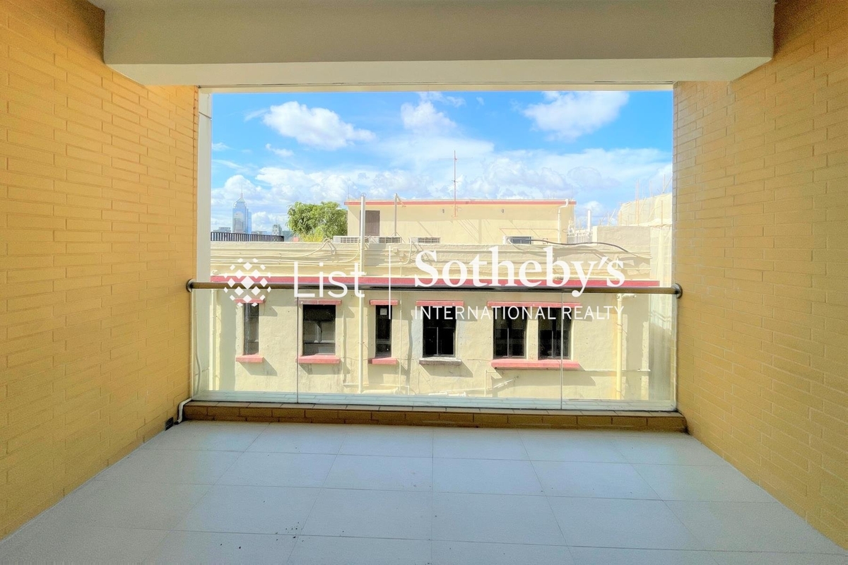 Chester Court 東山臺5號 | Balcony off Living and Dining Room