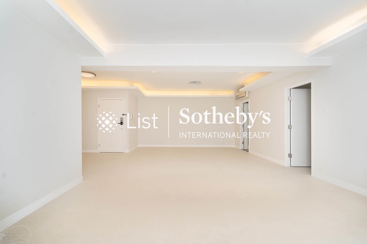 Bowen Verde Bowen Verde | Living and Dining Room