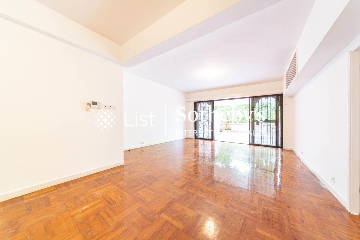 Kui Yuen 莒園 | Living and Dining Room