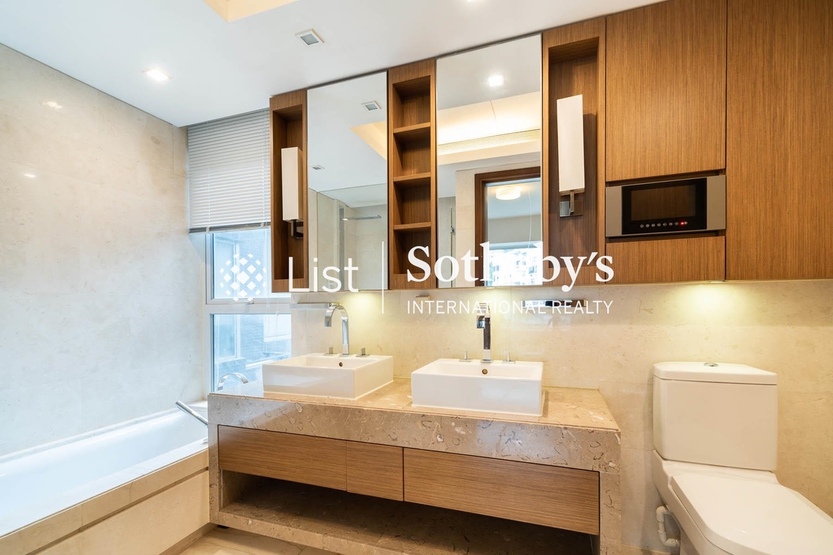 The Altitude 紀雲峰 | Master Bathroom