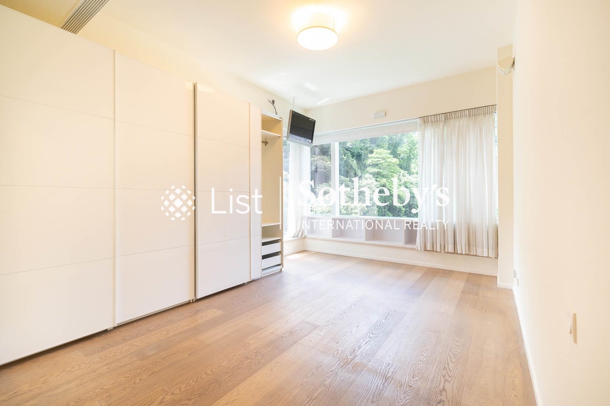 The Altitude 紀雲峰 | Built-in Wardrobe in Master Bedroom