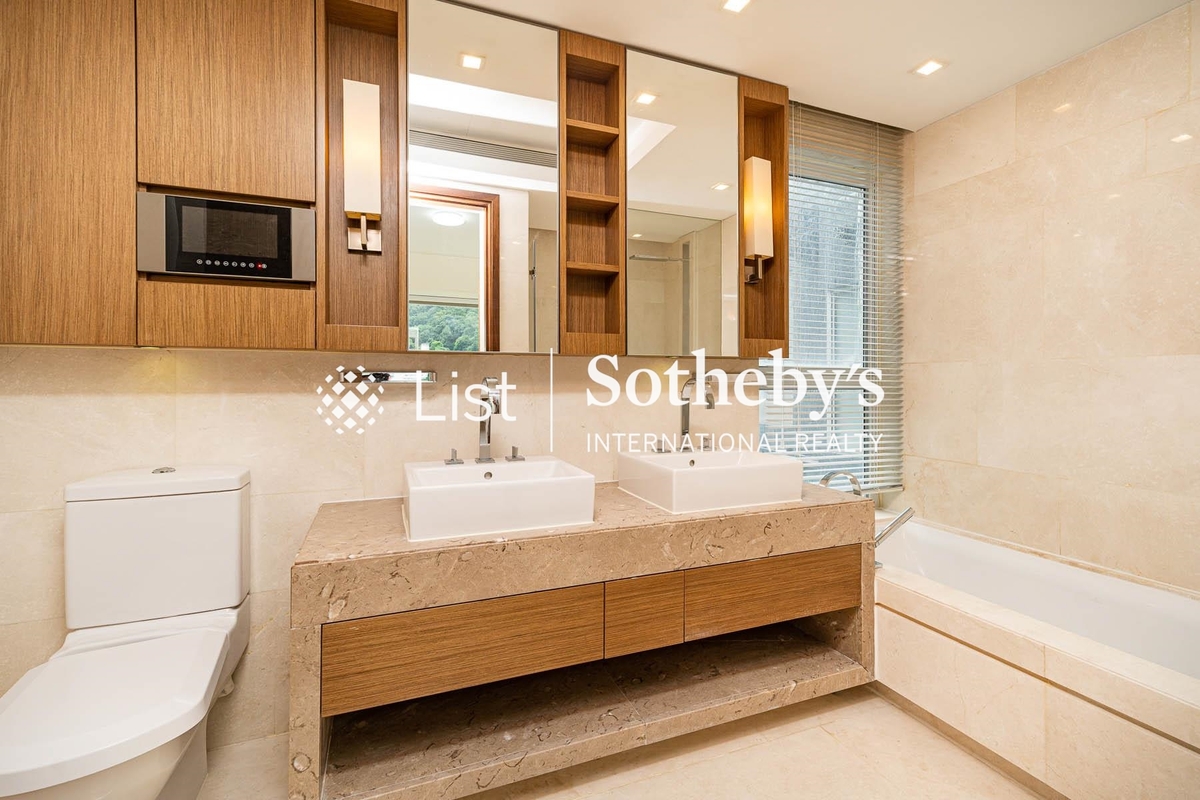 The Altitude 紀雲峰 | Master Bathroom