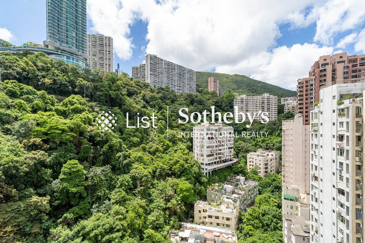 The Altitude 紀雲峰 | View from Living and Dining Room