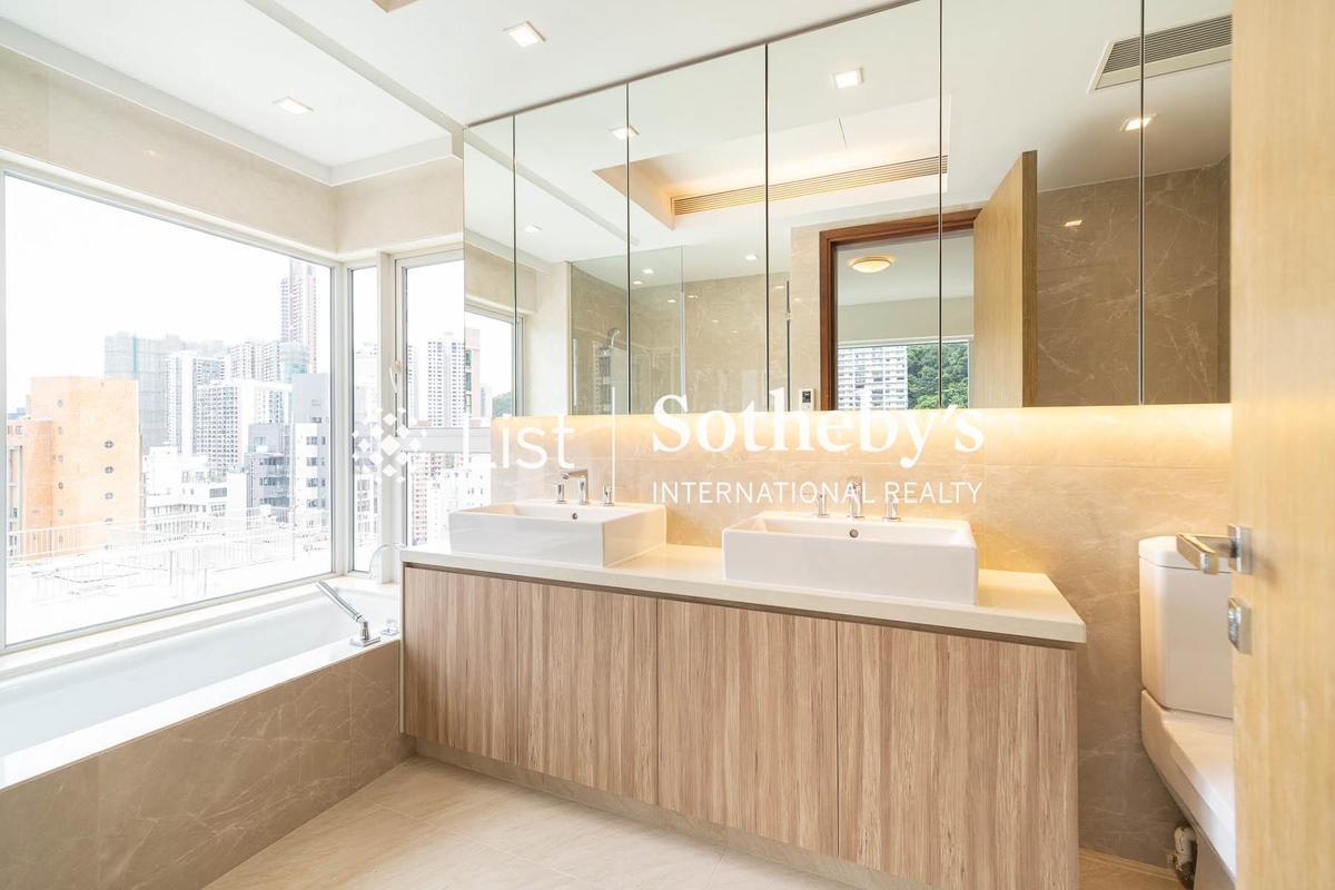 The Altitude 紀雲峰 | Master Bathroom