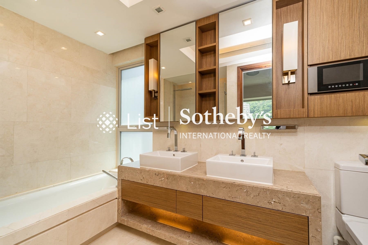 The Altitude 紀雲峰 | Master Bathroom