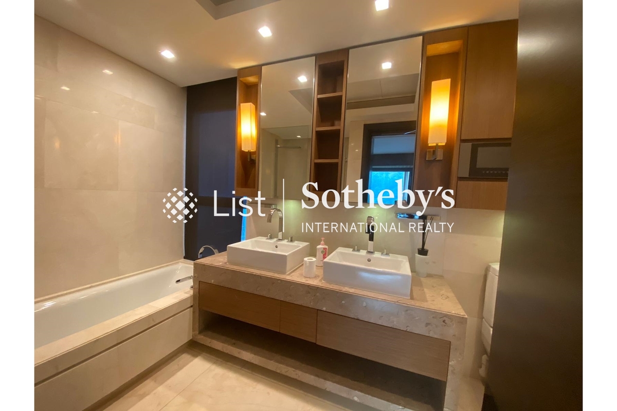 The Altitude 紀雲峰 | Master Bathroom