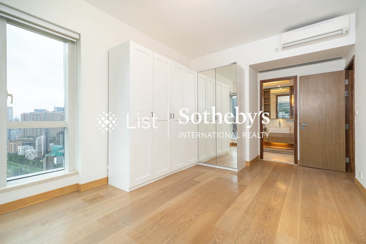 The Altitude 紀雲峰 | Built-in Wardrobe in Master Bedroom