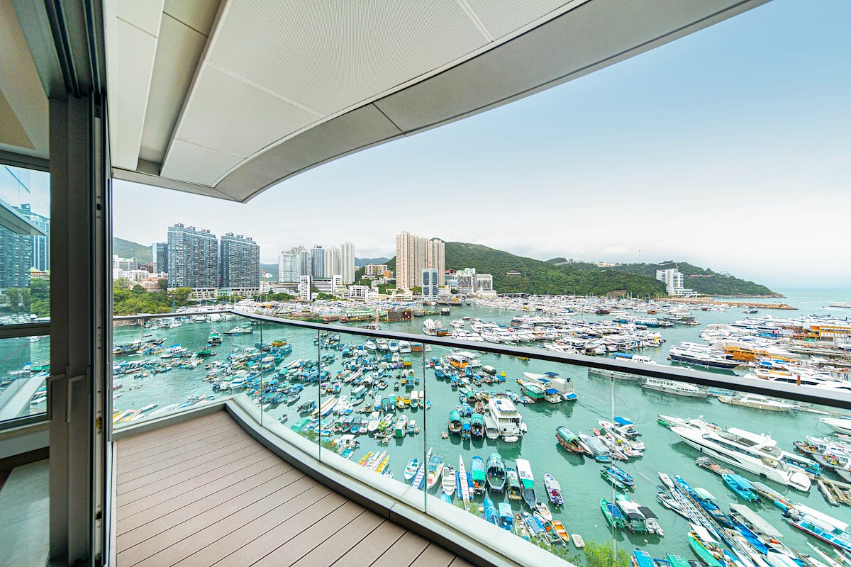 Marina South 南區‧左岸 | Balcony off Living and Dining Room