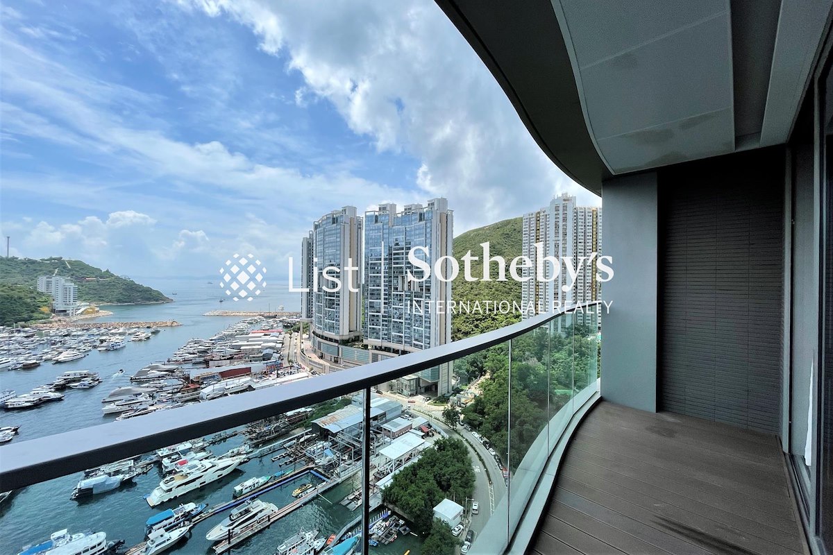 Marina South 南区‧左岸 | Balcony off Living and Dining Room