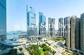The Harbourside 君臨天下 | View from Living and Dining Room