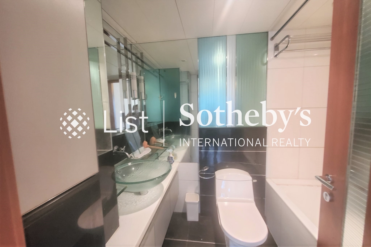 The Harbourside 君临天下 | Master Bathroom