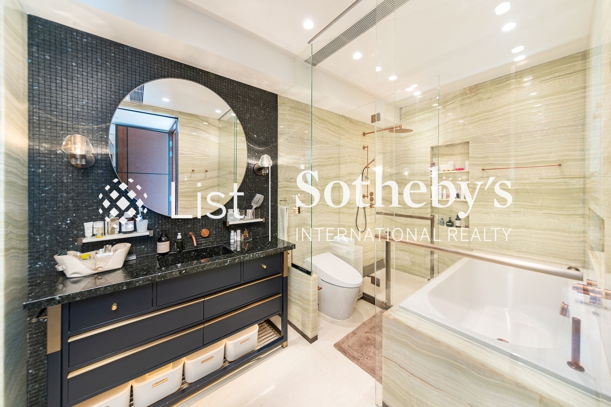 The Harbourside 君臨天下 | Master Bathroom