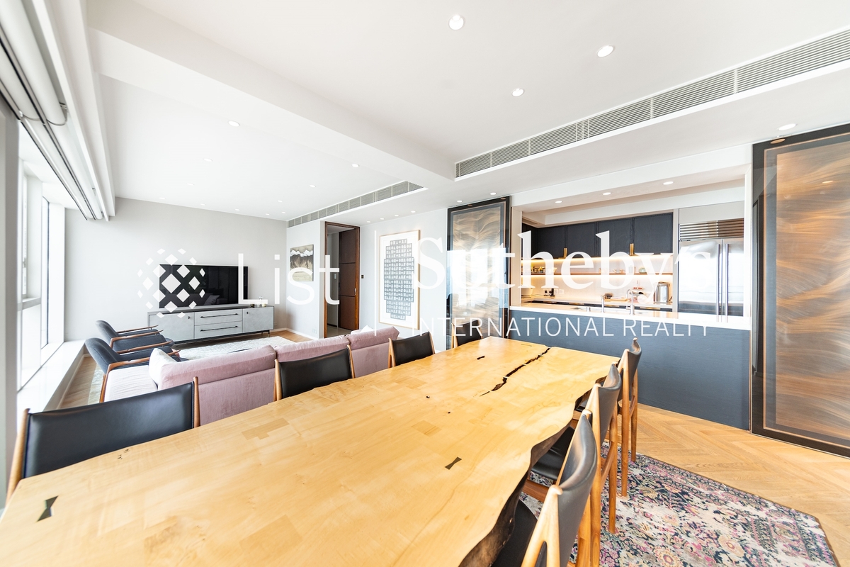 The Harbourside 君臨天下 | Living and Dining Room